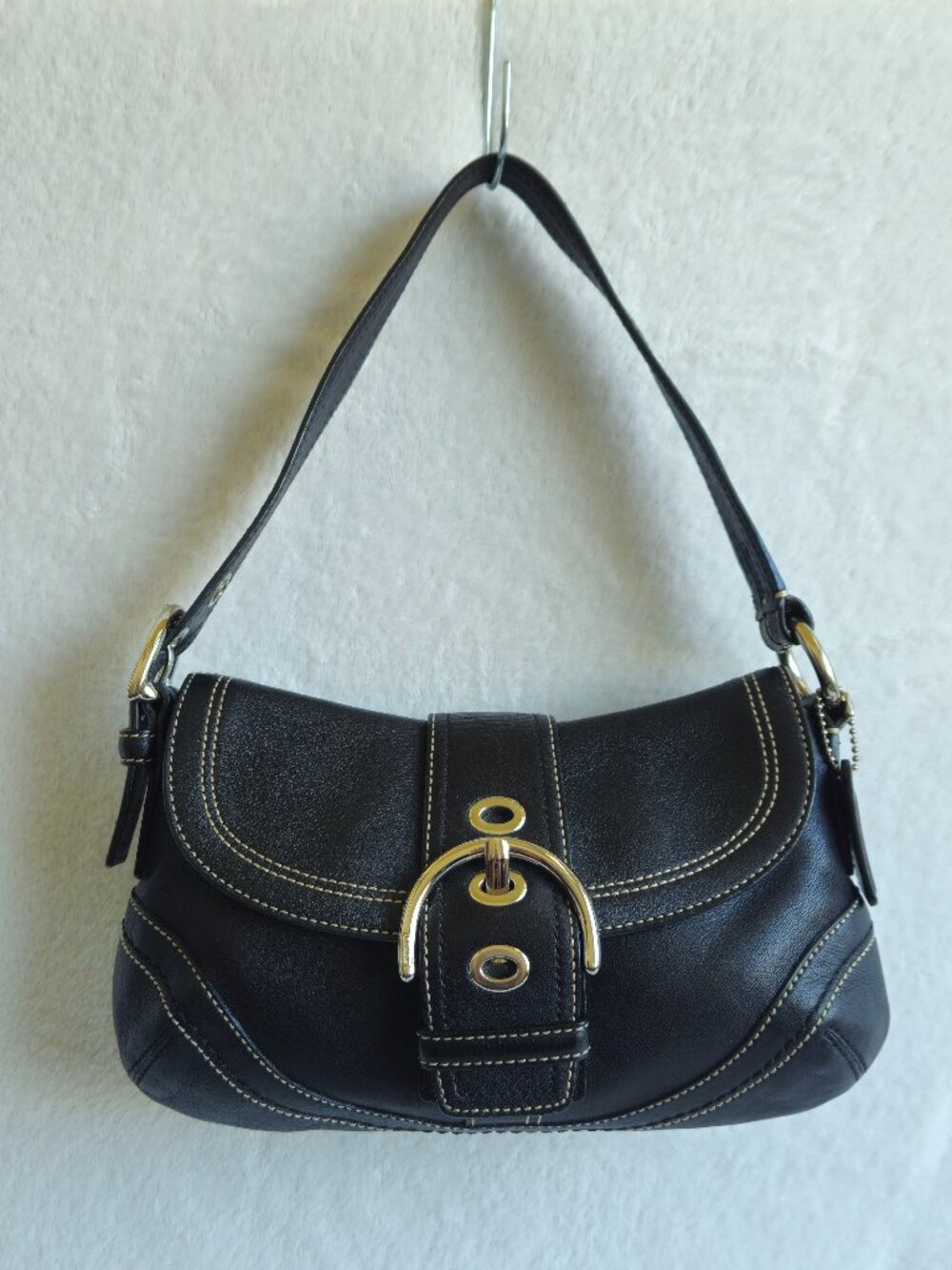 Vintage Coach Y2K Small Soho Black Leather Shoulder Bag Silver Buckle F10910